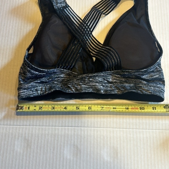Victorias Secret Sport bra in heathered mesh black and white w cross cross back - Picture 3 of 8